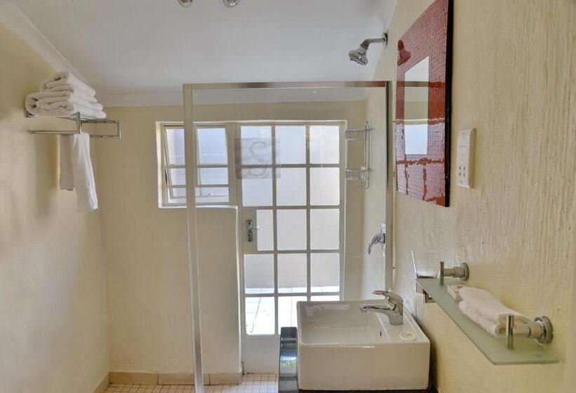 Пансион Sand River Guest House