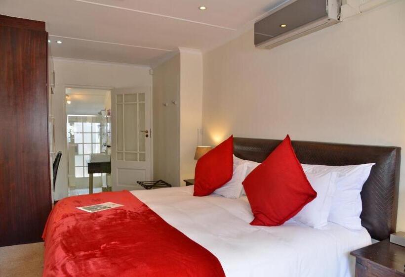 Пансион Sand River Guest House