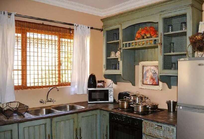 פנסיון Villa Afriq