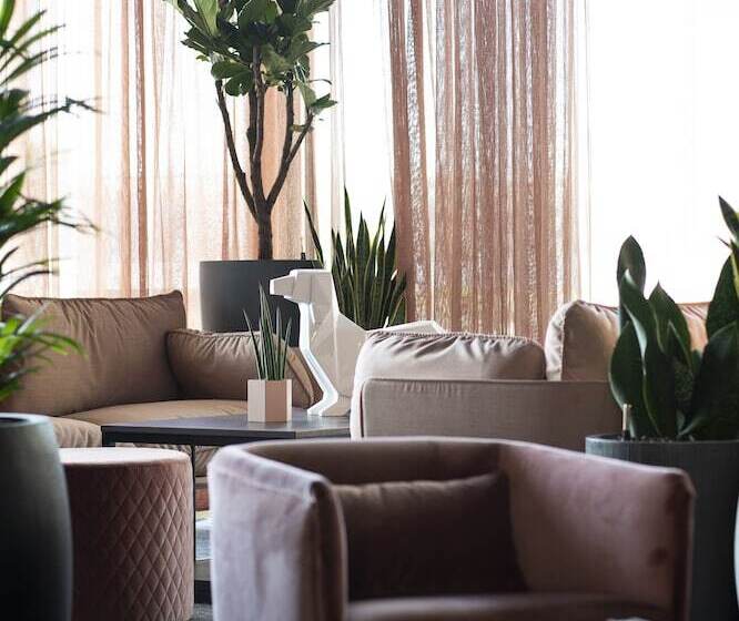 Quality Hotel The Box