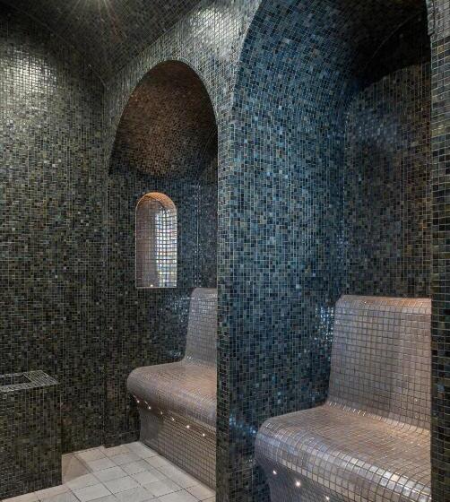 Quality Hotel The Box