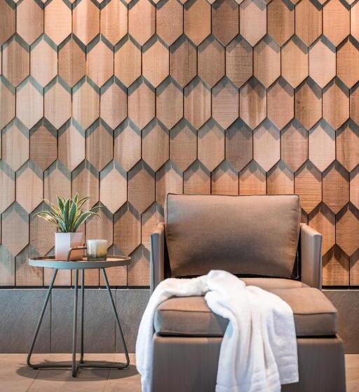 Quality Hotel The Box