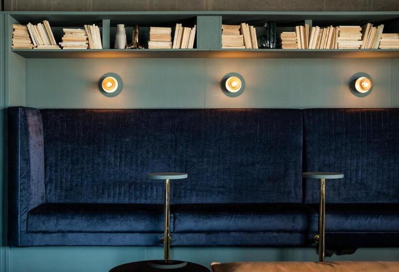 Quality Hotel The Box