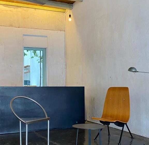 The Frame Guesthouse   Hostel