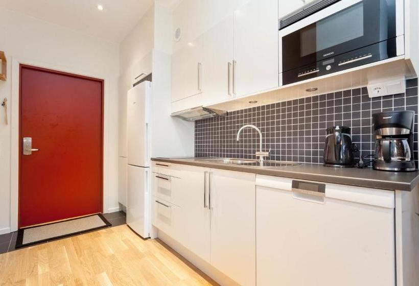 בית מלון כפרי Apartdirect Solna