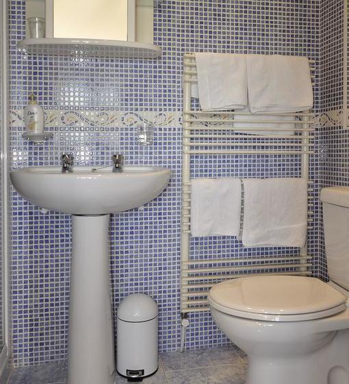 Atlantic  N  Riverside B&b