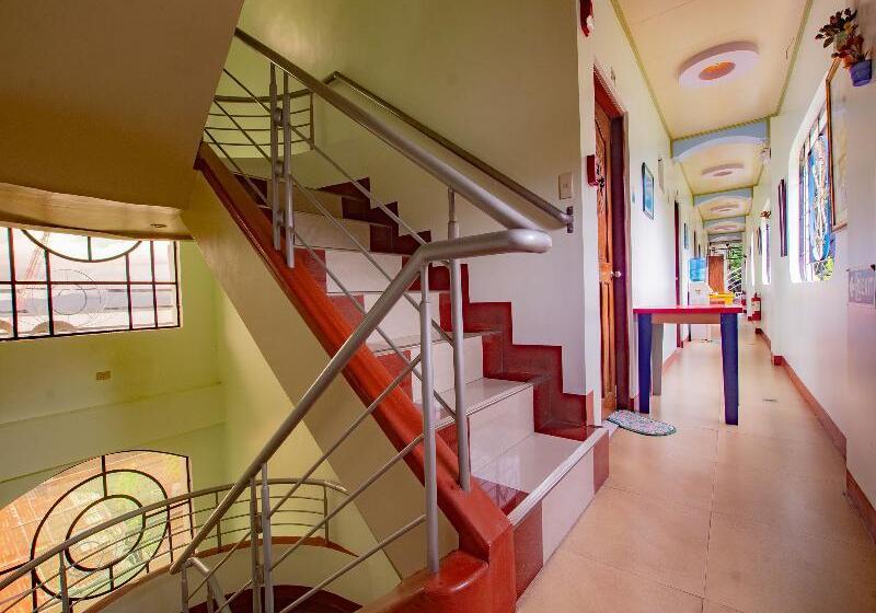 تختخواب و صبحانه Dad's Bayview Pension