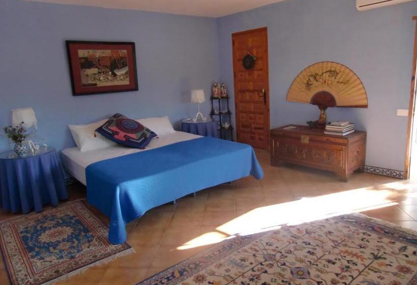 צימר El Diplomatico Feo   The Ugly Diplomat