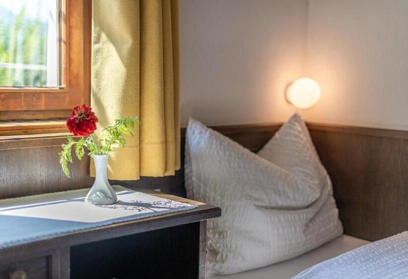 مبيت وإفطار Haus Oberhofer