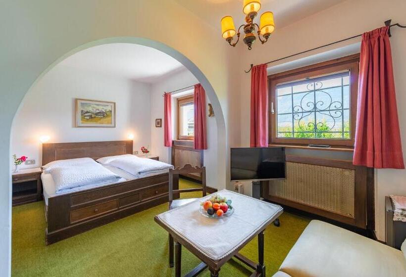 مبيت وإفطار Haus Oberhofer