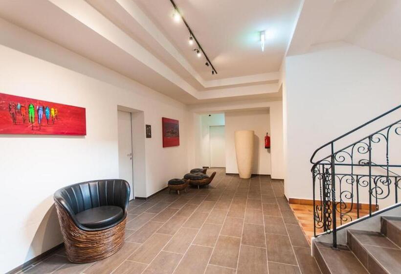 ベッドアンドブレックファースト Pension Max