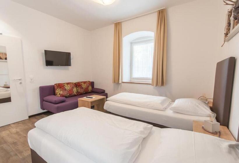 ベッドアンドブレックファースト Pension Max