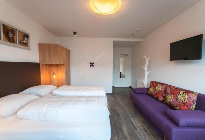 ベッドアンドブレックファースト Pension Max