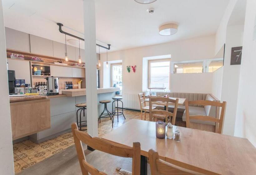 ベッドアンドブレックファースト Pension Max