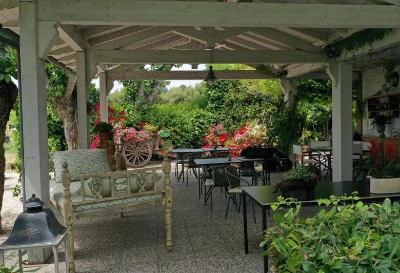 مبيت وإفطار Villa Mirella Beach