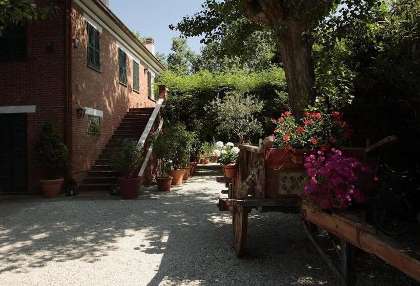 مبيت وإفطار Villa Mirella Beach