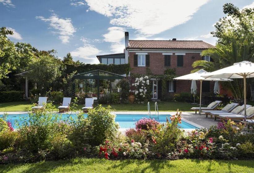 ベッドアンドブレックファースト Villa Mirella Beach