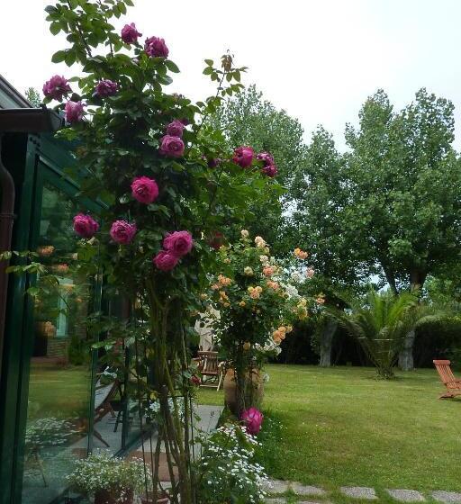 ベッドアンドブレックファースト Villa Mirella Beach