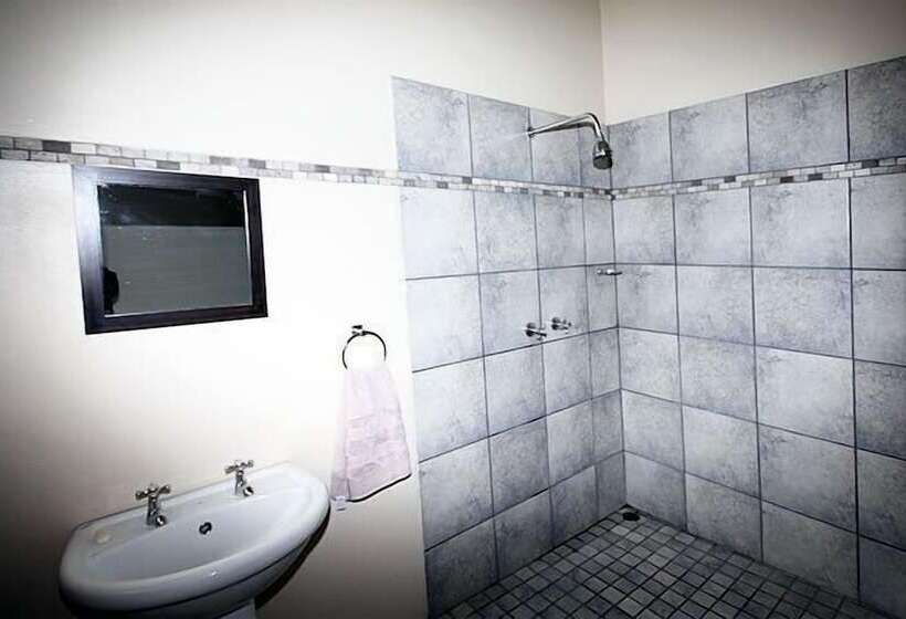 簡易ホテル Angora Lodge