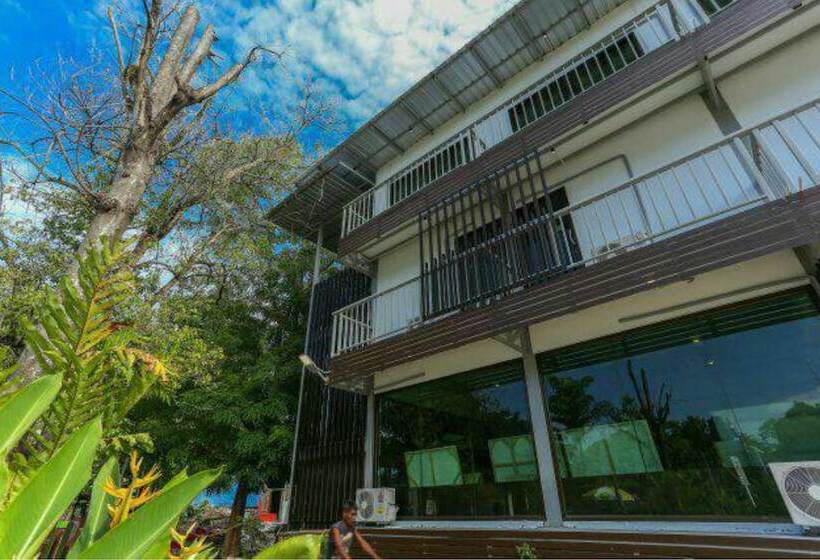 Отель A Plus Deluxe