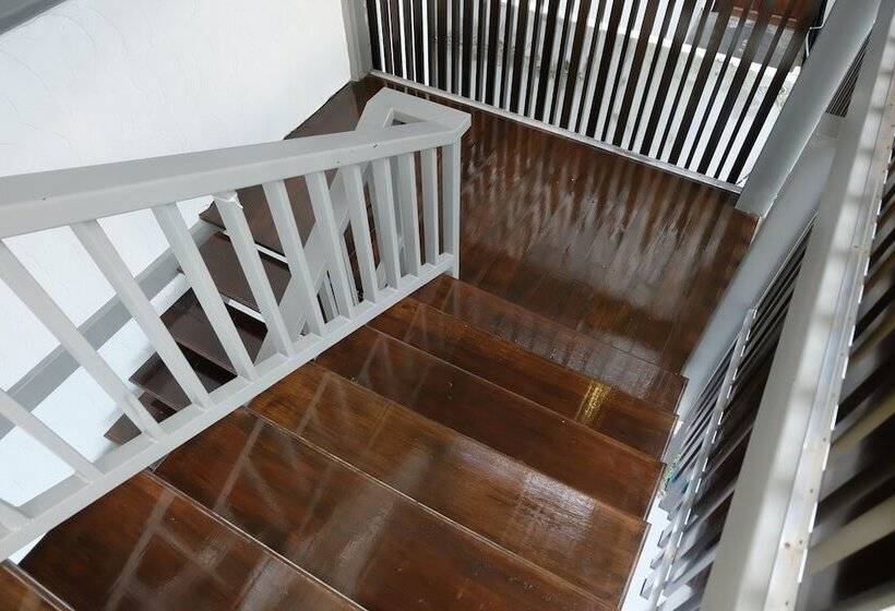 Отель A Plus Deluxe