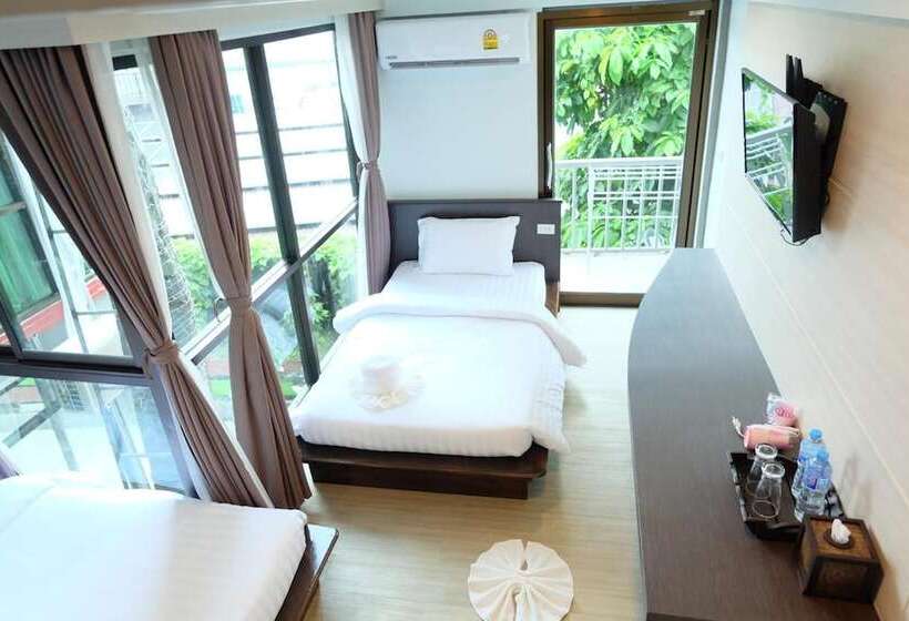 Отель A Plus Deluxe