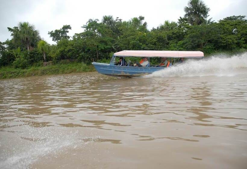 בית מלון כפרי Amazon Sunrise Lodge & Expeditons