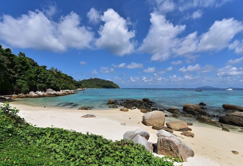 فندق Asara Private Beach Resort