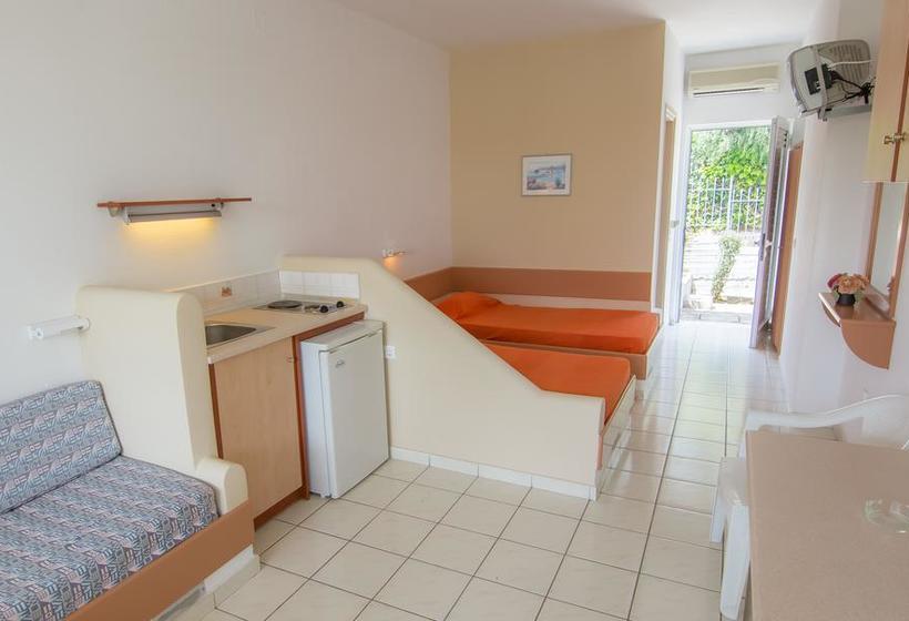 Отель Asteraki Apart