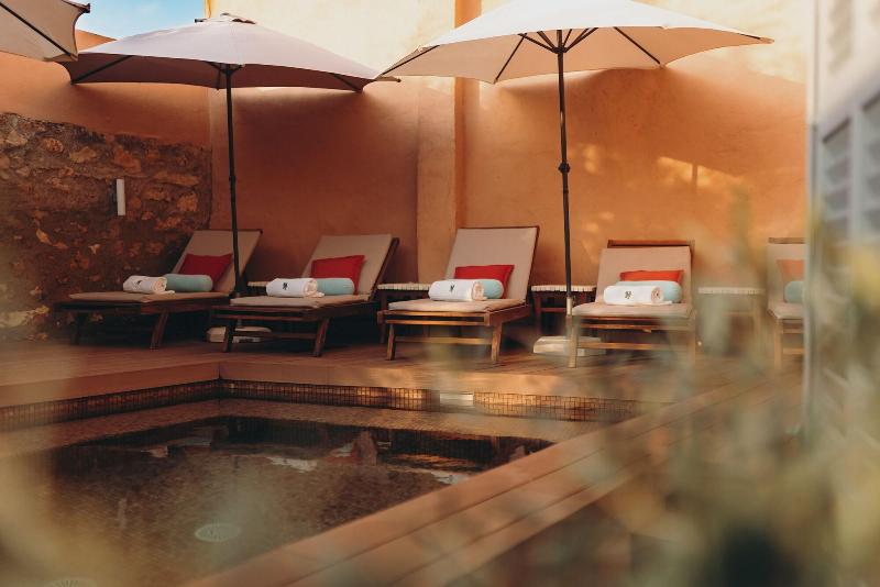 فندق Can Serrete