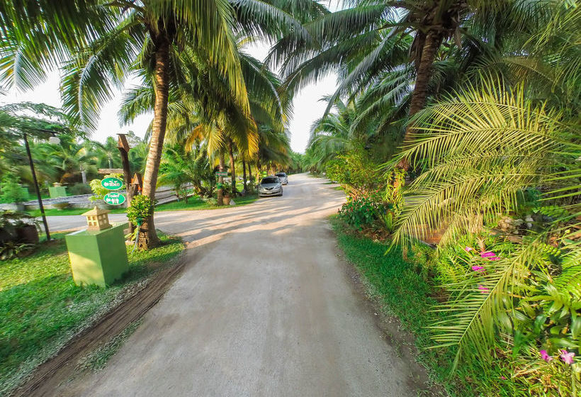 호텔 Coconut Resort