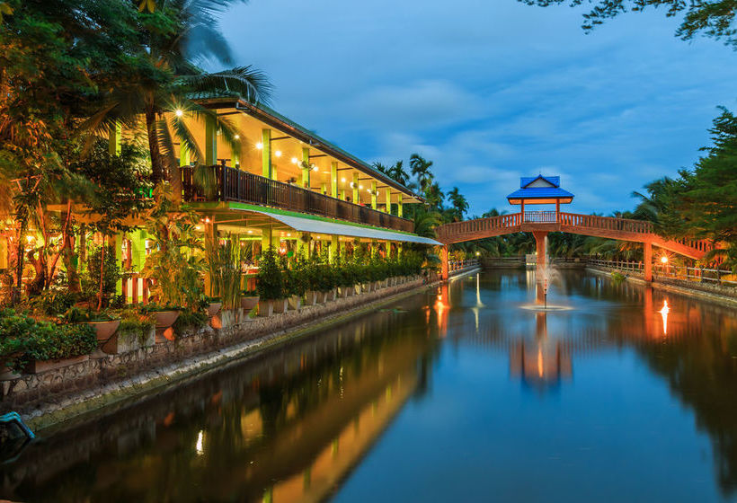 호텔 Coconut Resort