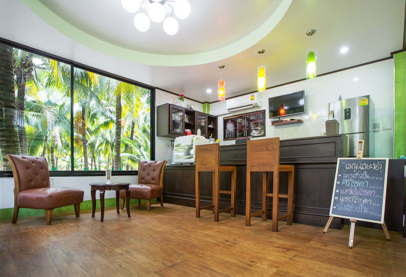 호텔 Coconut Resort