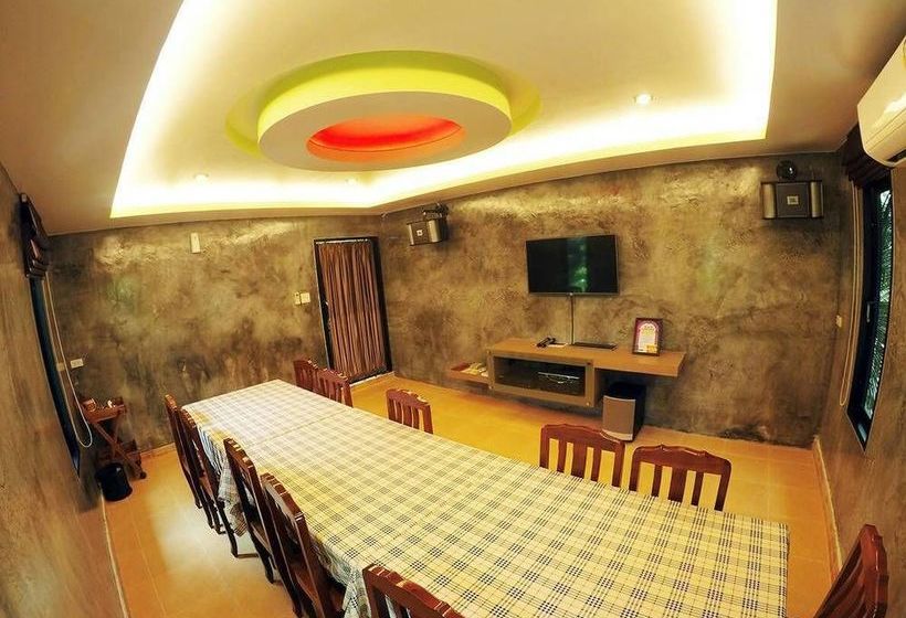 호텔 Coconut Resort