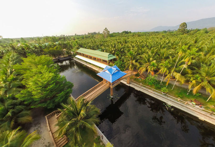 호텔 Coconut Resort