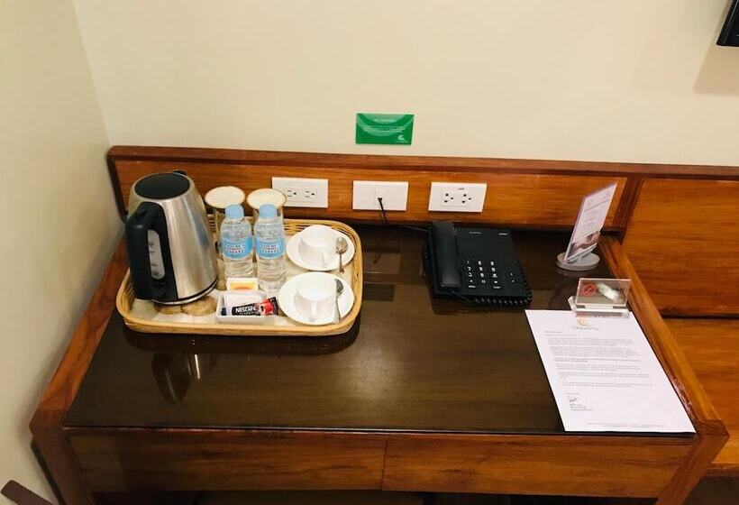 Отель Coron Soleil Express