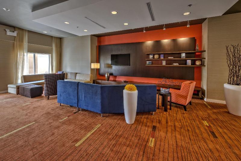 ホテル Courtyard By Marriott Westbury Long Island