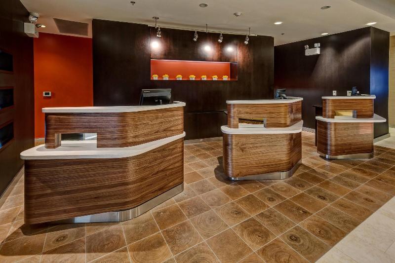 ホテル Courtyard By Marriott Westbury Long Island