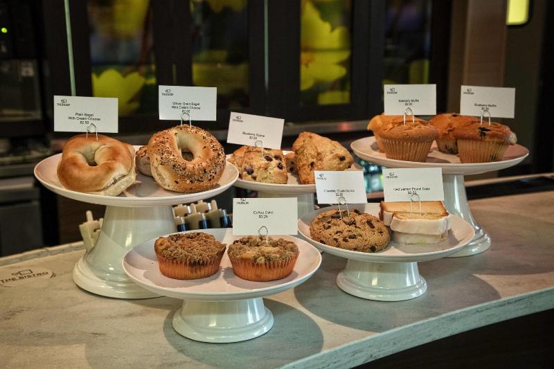 ホテル Courtyard By Marriott Westbury Long Island