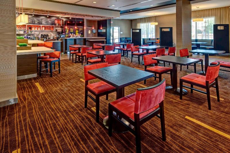 ホテル Courtyard By Marriott Westbury Long Island
