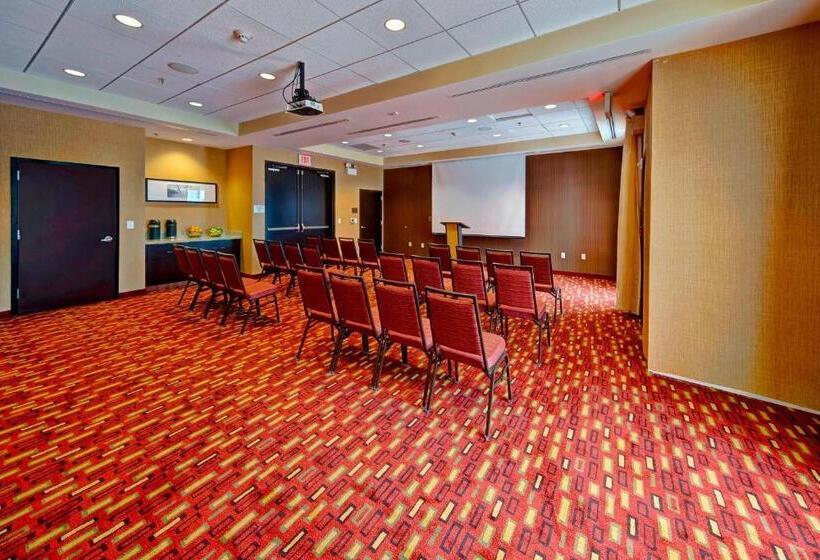 ホテル Courtyard By Marriott Westbury Long Island