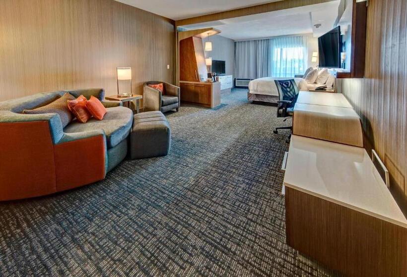 ホテル Courtyard By Marriott Westbury Long Island