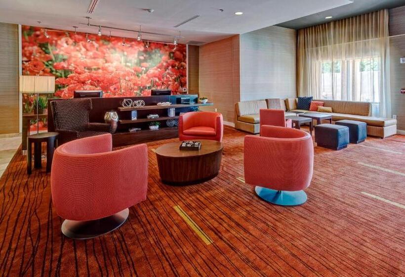 ホテル Courtyard By Marriott Westbury Long Island
