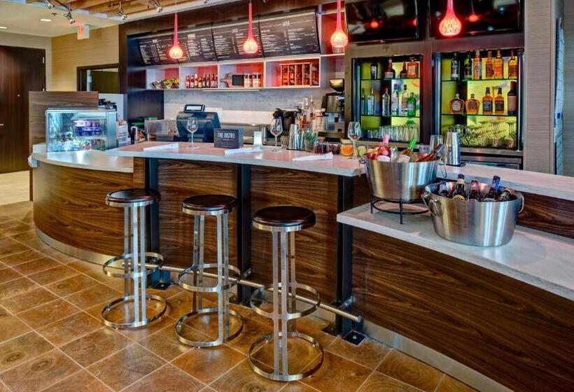 ホテル Courtyard By Marriott Westbury Long Island