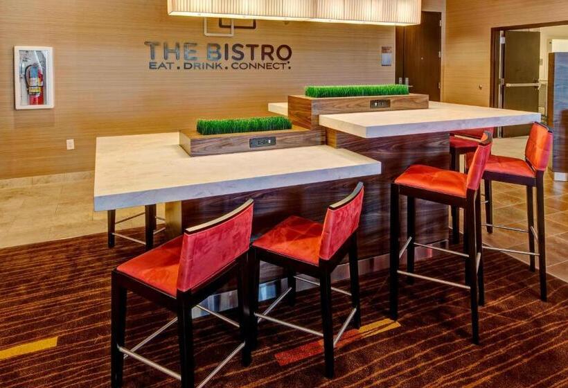 ホテル Courtyard By Marriott Westbury Long Island