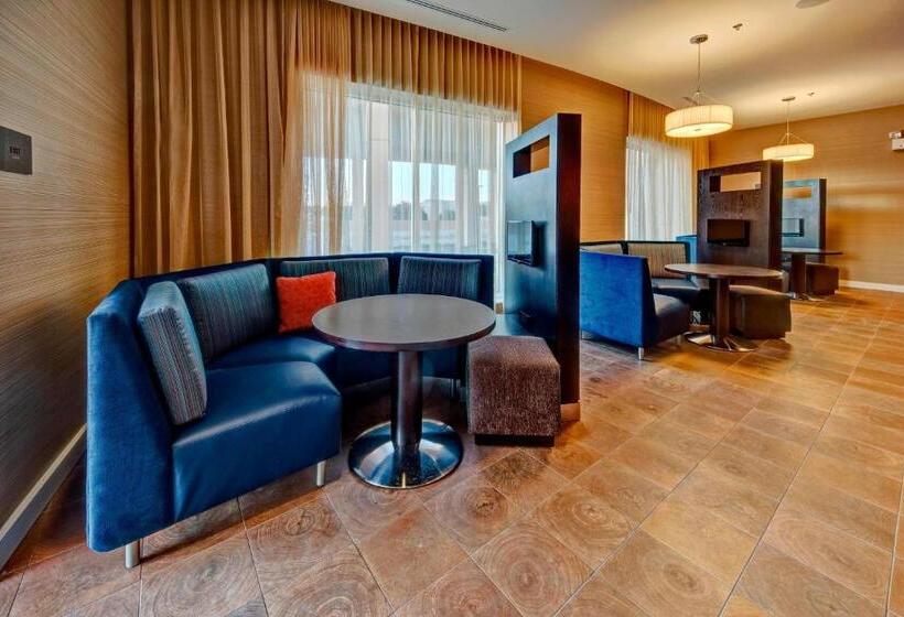 ホテル Courtyard By Marriott Westbury Long Island