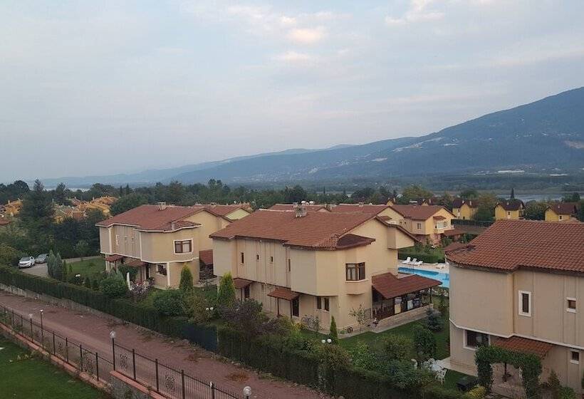 فندق Crystal Continental