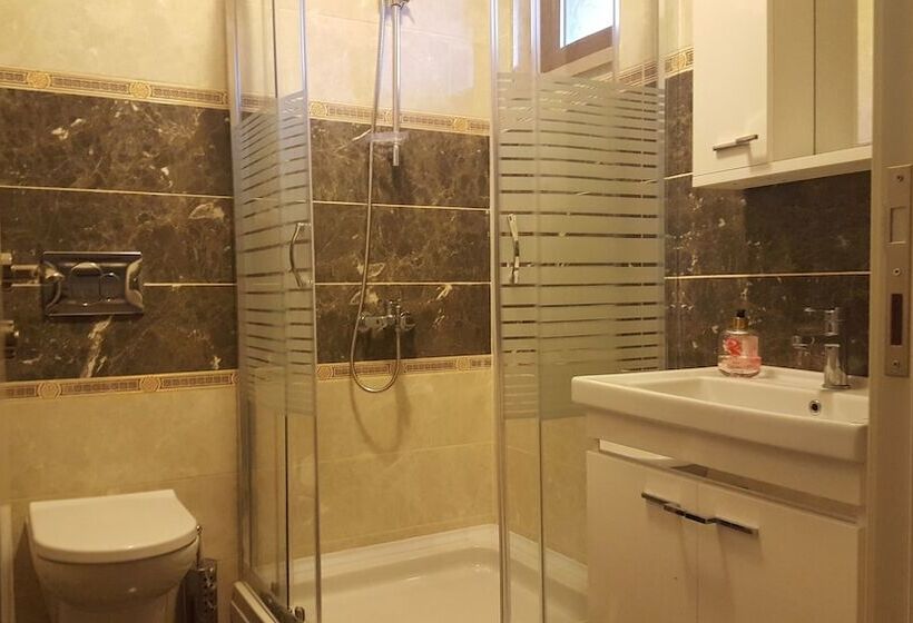 فندق Crystal Continental