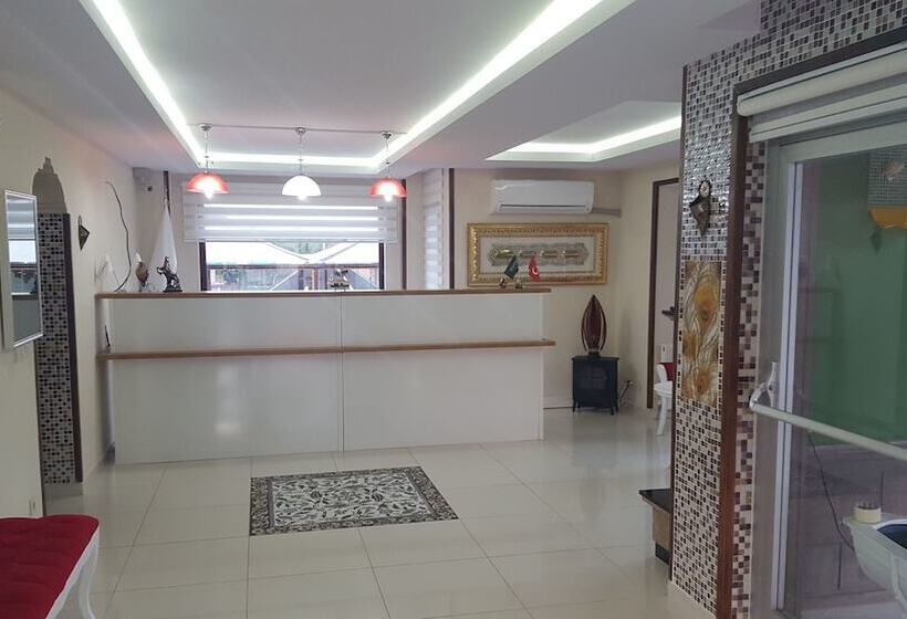 فندق Crystal Continental