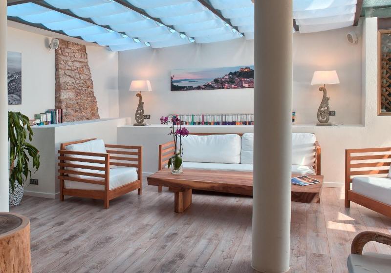 هتل El Petit Convent